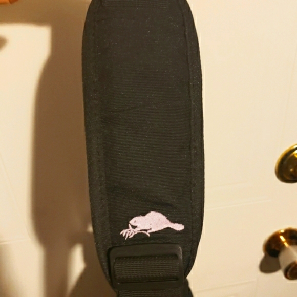 Roots Crossbody Organizer Bag Lavender Black Water Bottle Side Pouch Computer - Picture 9 of 12